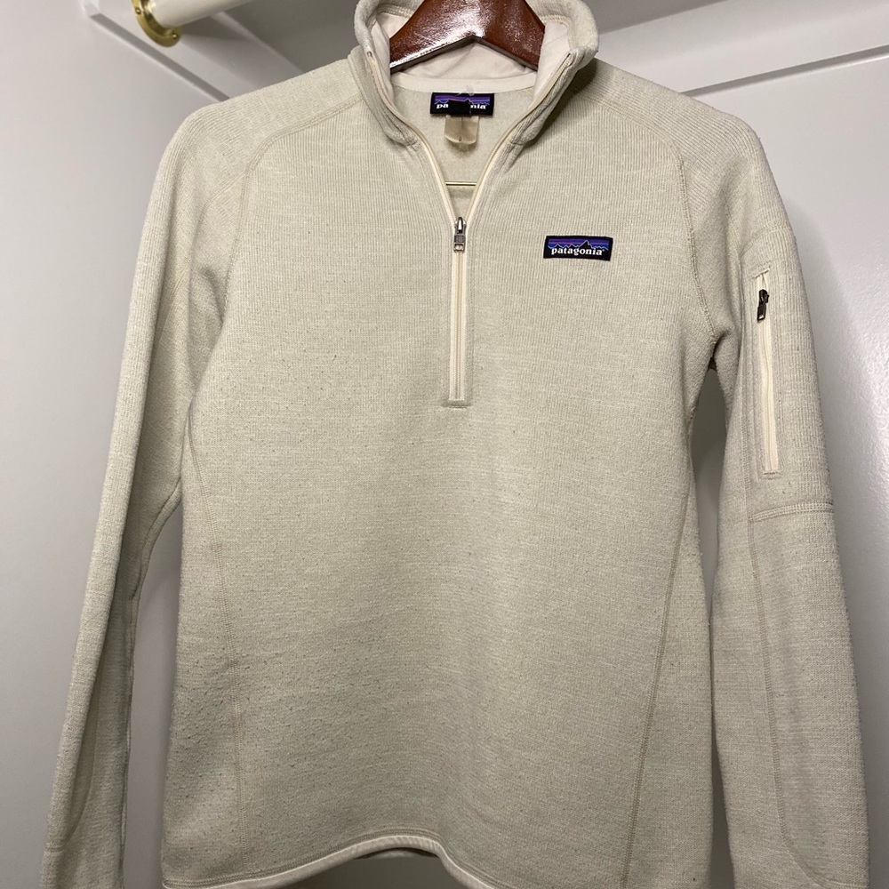 Patagonia Women’s Quarter Zip Fleece Sweater. White/Birch White | Size S…